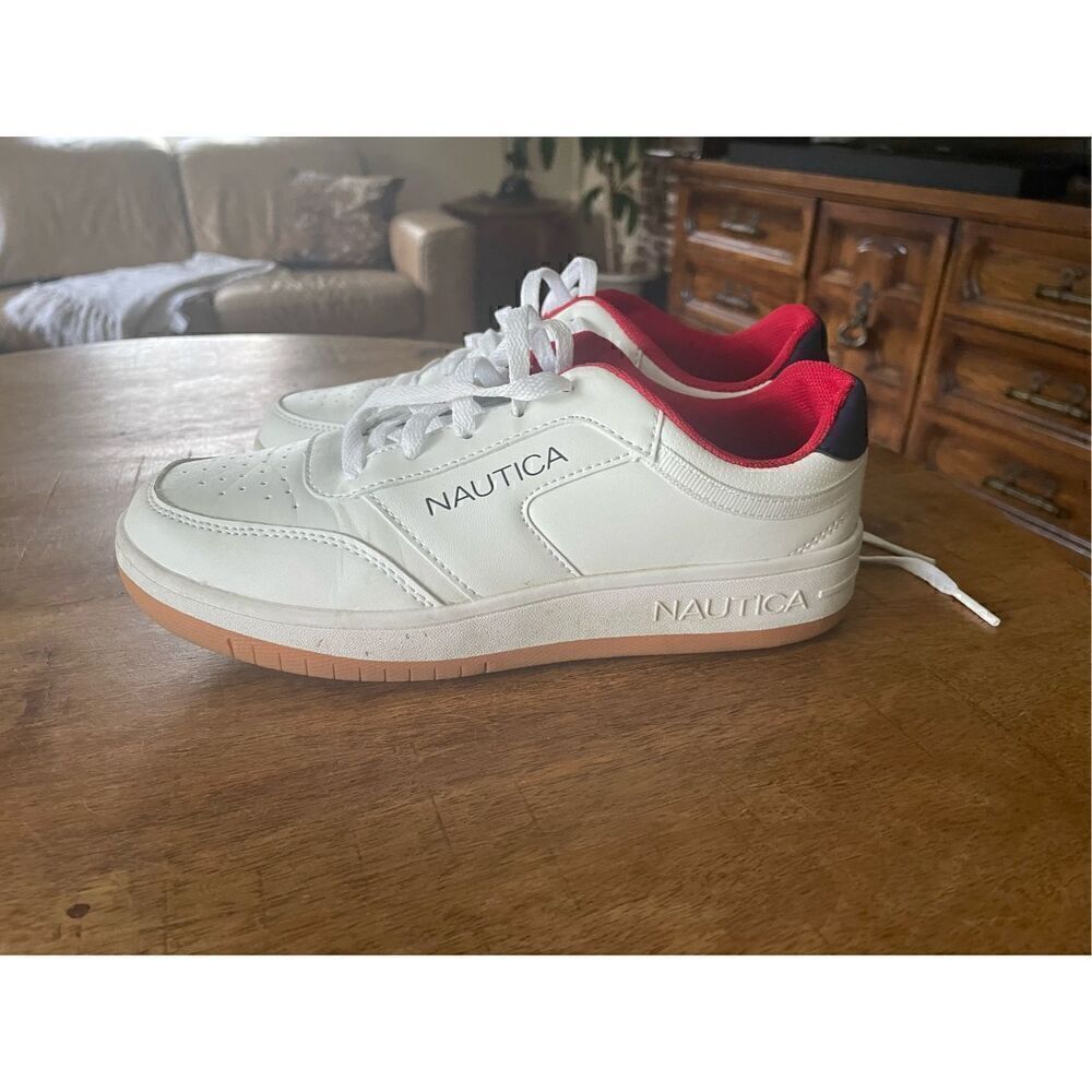 Boys nautica shoes size 5